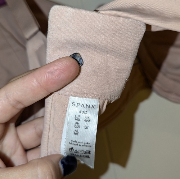 SPANX Low Profile Minimizer Bra 40D - Picture 6 of 6